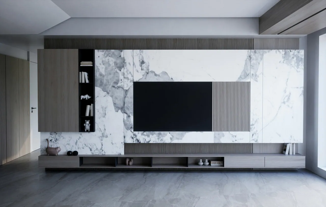 TV ve kitaplık duvarı